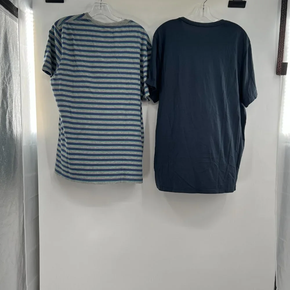 2 Men's tee's size XL